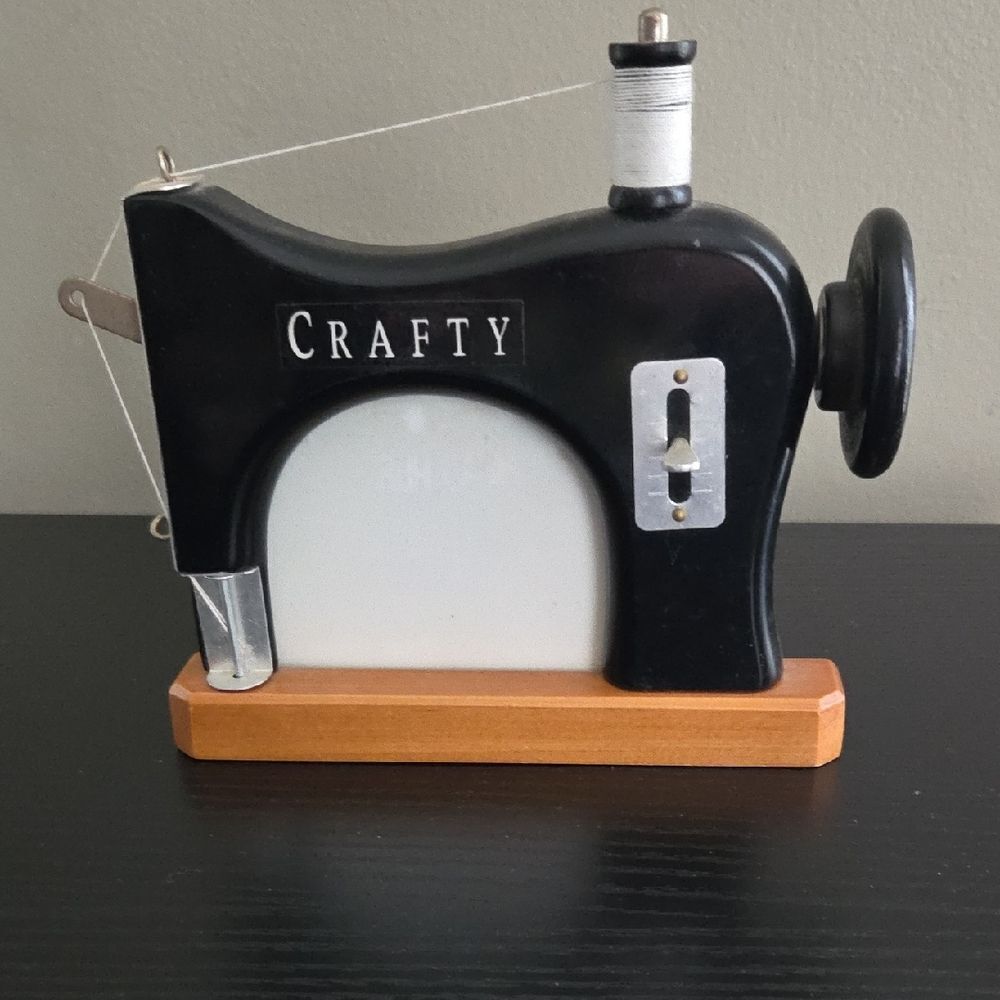 Crafty Black and White Sewing Machine Decor